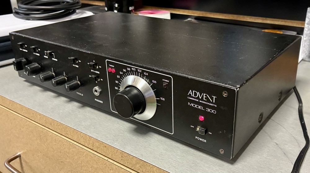 *RARE* Advent Model 300 Stereo Receiver