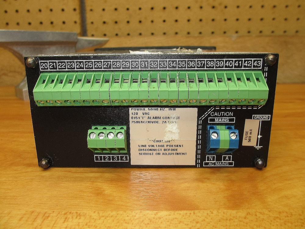 Brooks Instrument 0151AAE2A11A *USED POWERS UP* Flow Computer 0151E