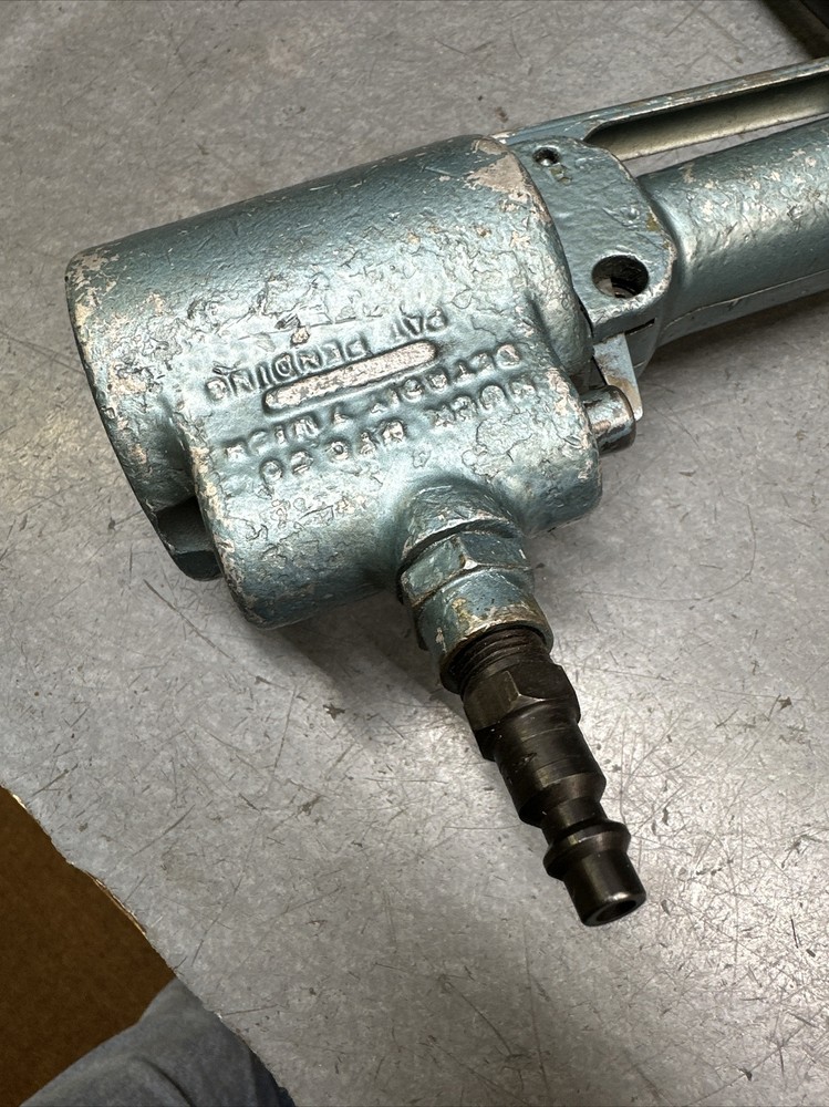 Huck Pneumatic Air Riveter Model 4481