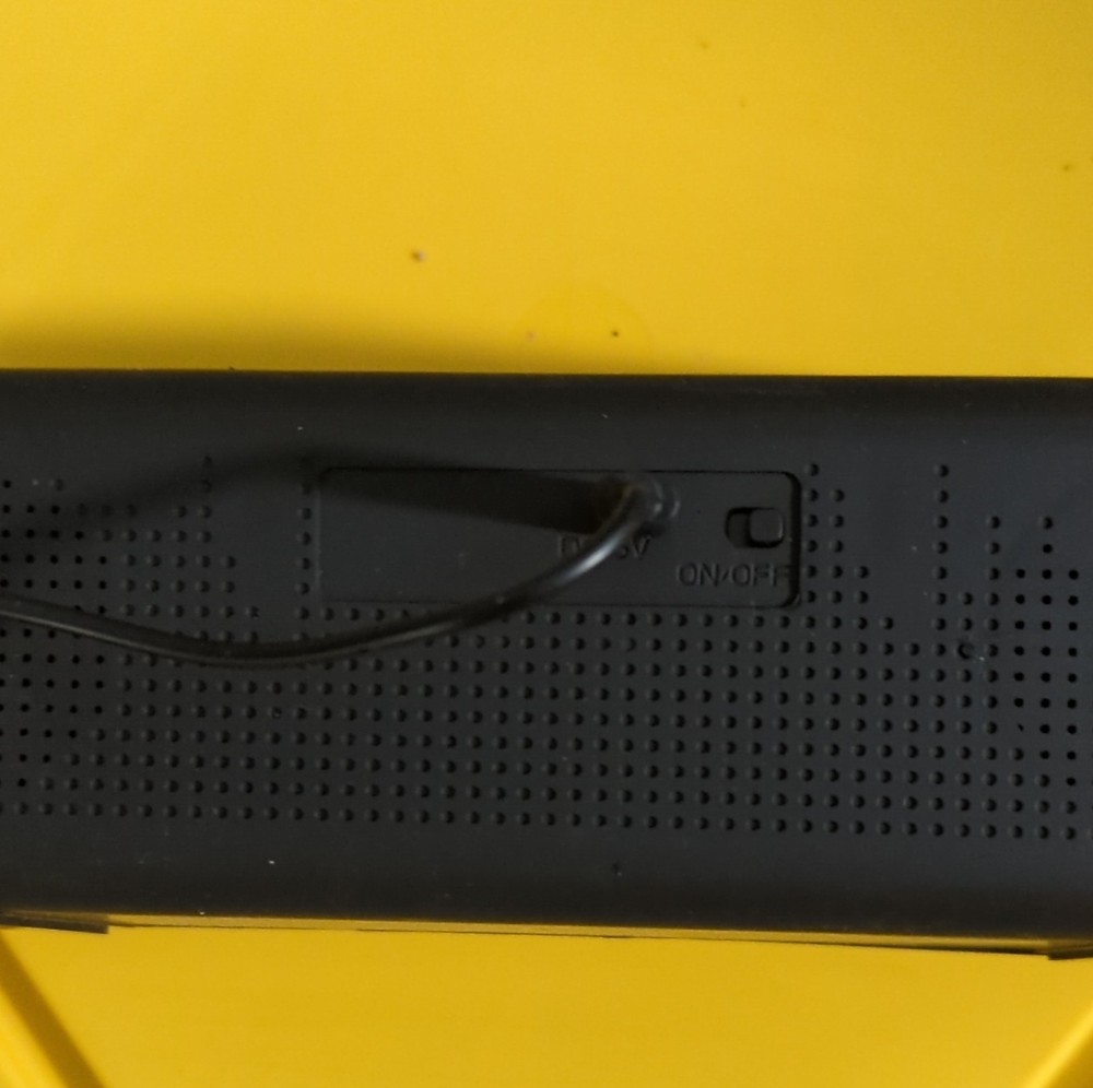 Vivitar MUZ6005 Portable USB Speaker Black Plastic Rectangular