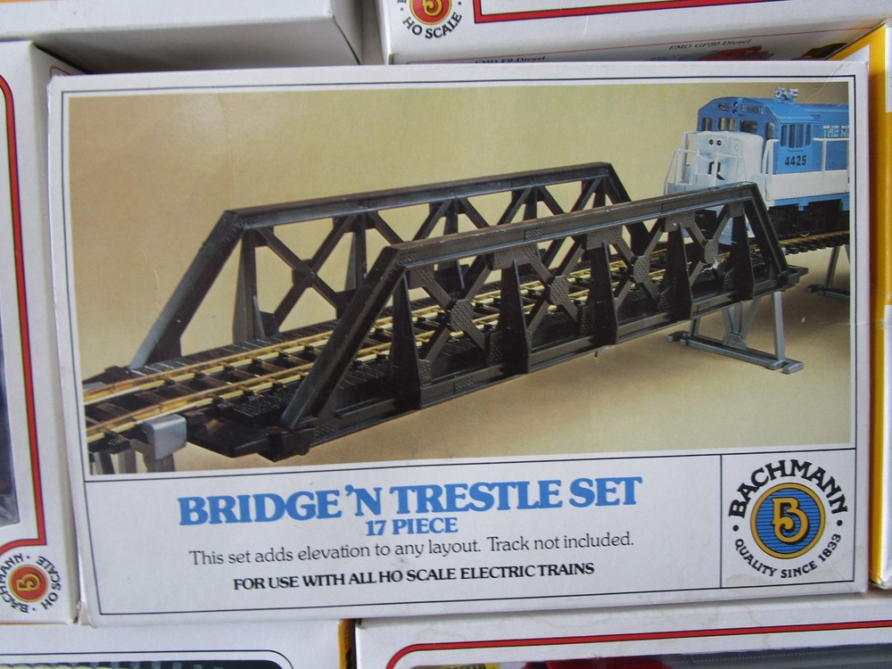 BACHMANN HO SCALE SANTE FE 307 TRAIN SET KIT