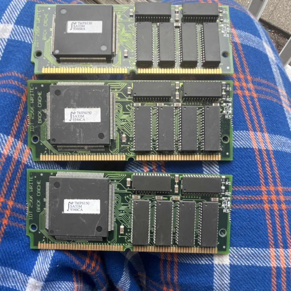IDT Vintage 256K Write Back Cache Memory Modules 7MP6150 Classic Computer Part