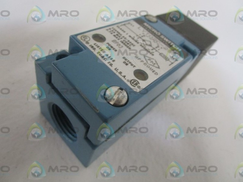 MICRO SWITCH LYT02C-2S PROXIMITY SWITCH NSNP