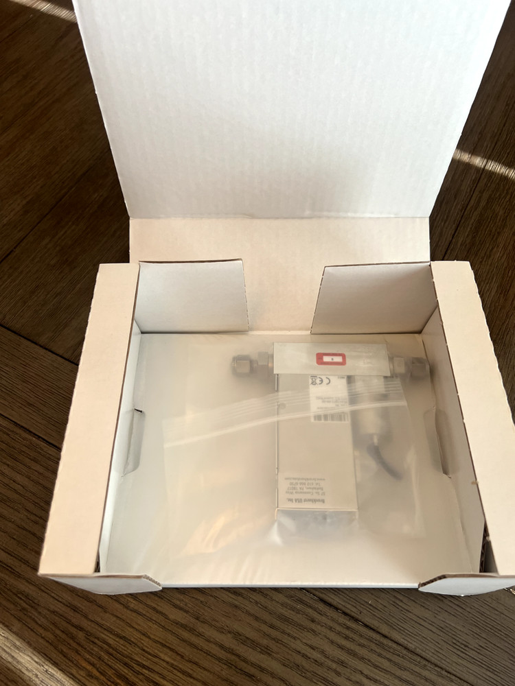 Bronkhorst Mass Flow Controller - 1 slm - Kalrez seals