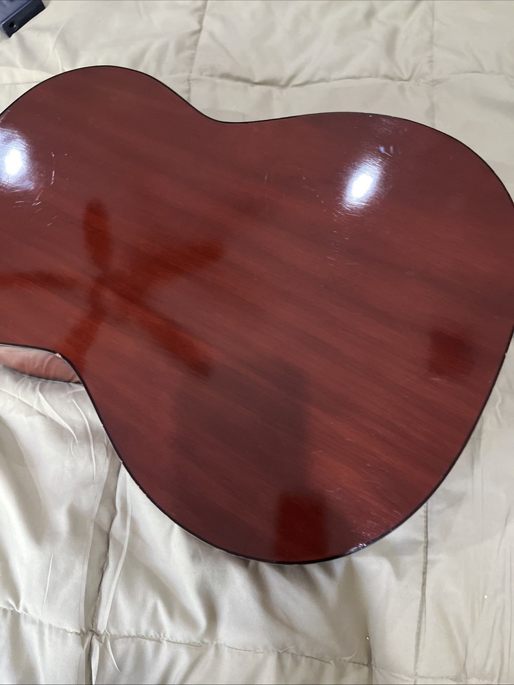 ariana guitar 570