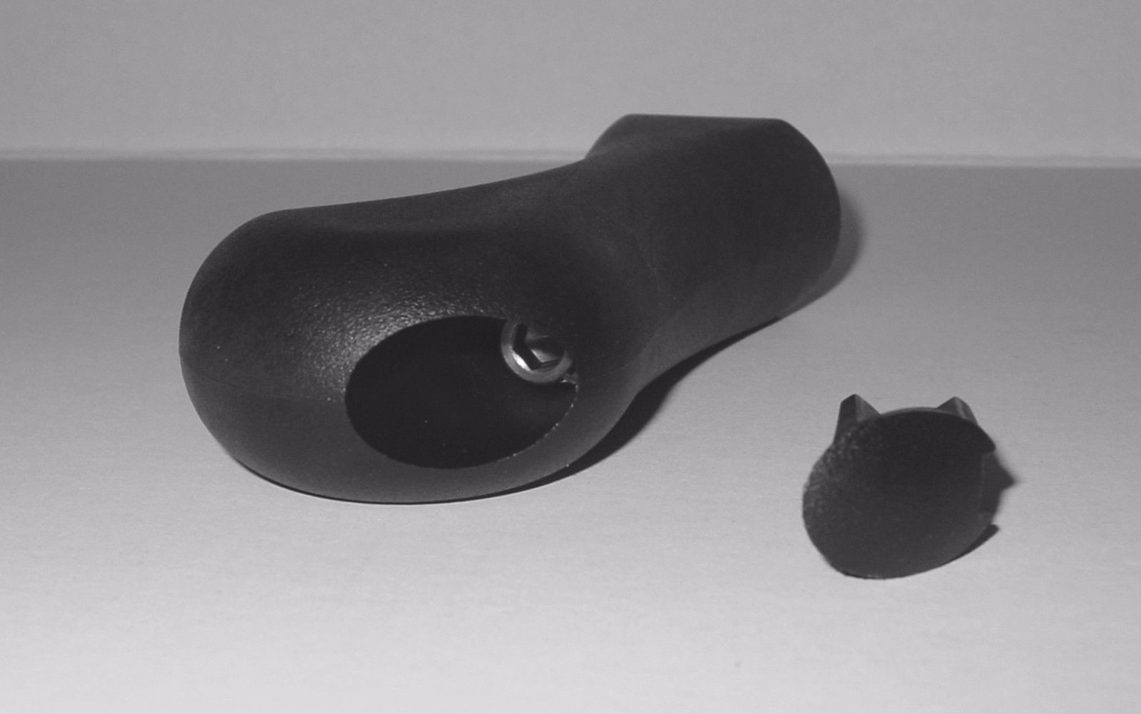 Genuine Shockwave Gen 2 Raptor Grip Mossberg 500 Shotgun Birdshead Pistol Handle