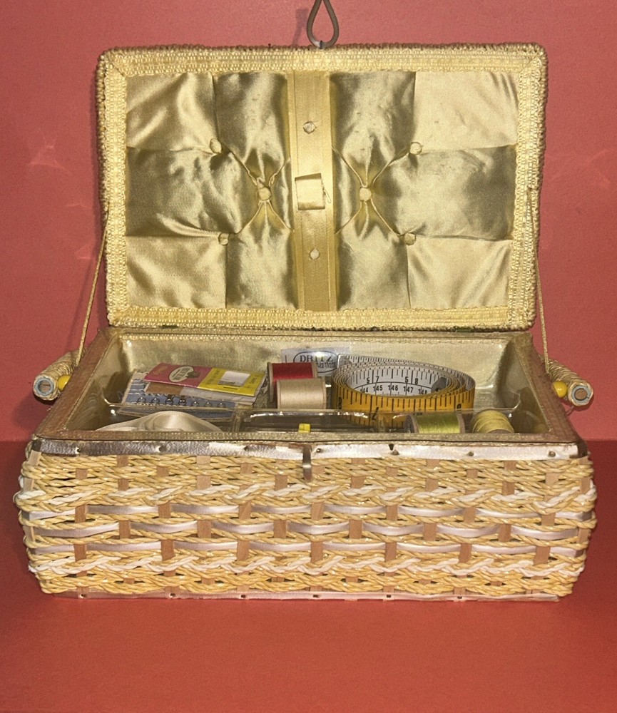 VTG Dritz Sewing Basket