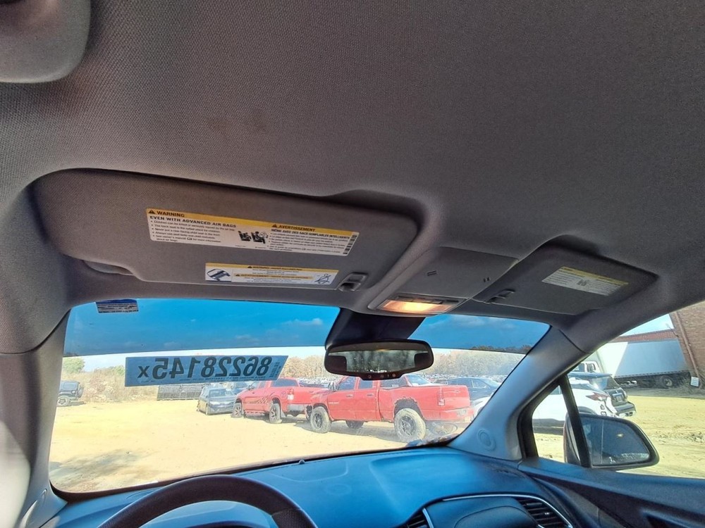 TRAX 2017 Glove Box 4860568