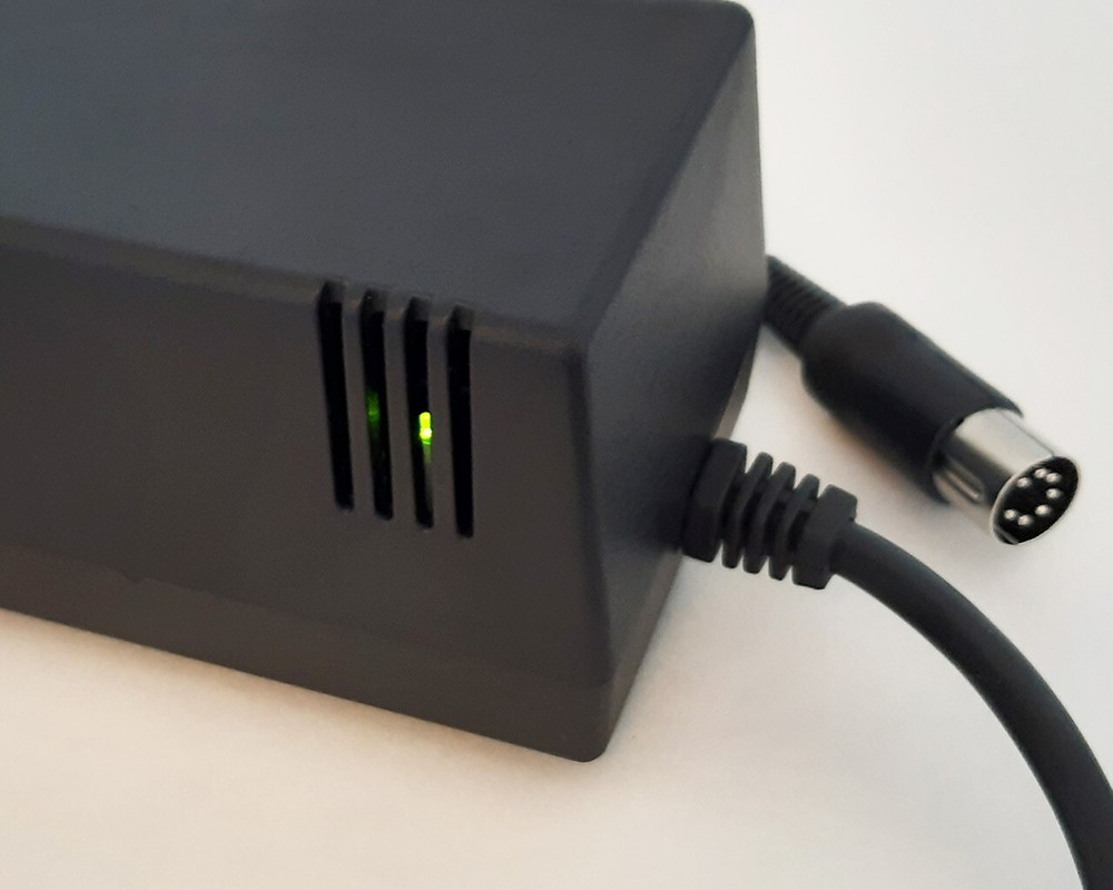 C64 PSU - Commodore 64 Power Supply - Black, LED, Power Switch (US plug)