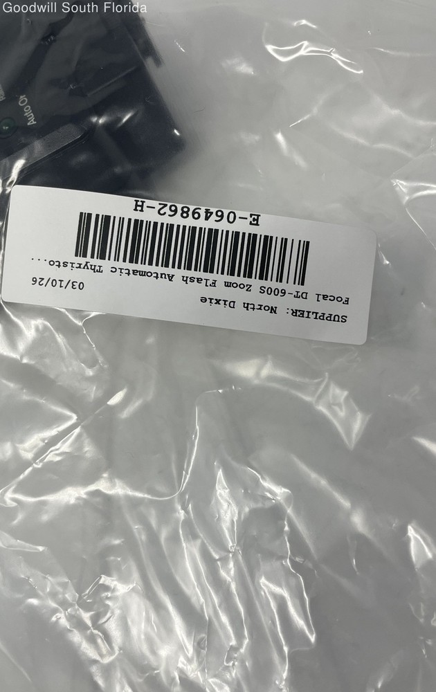 Focal DT-600S ZOOM Dedicated Automatic Thyristor Electronic Flash Not Tested