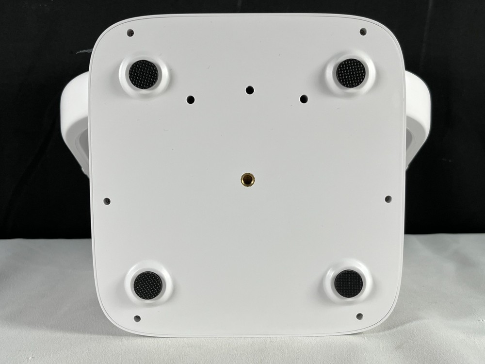 Xiapi Pro Z9 White Portable Remote Control Smart Projector Bundle