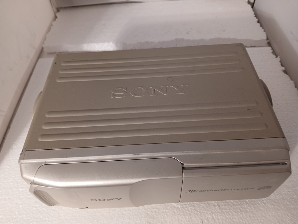 Vintage Sony 10 CD Changer CDX-505RF Untested