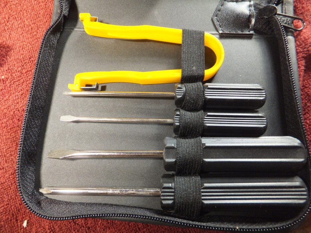Belkin 10 Piece Electronics / Computer Tool Kit W/Case, IC Install Removal Tool
