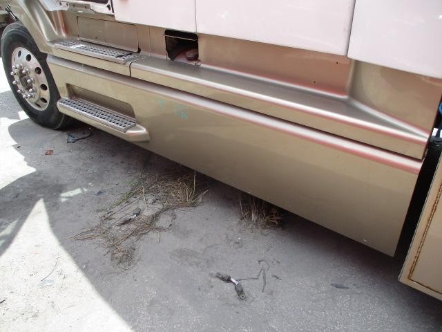 For 2001 VOLVO VNL SIDE FAIRING Left ,  FL