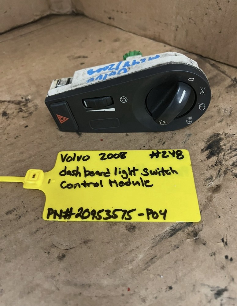 VOLVO - DASHBOARD LIGHT SWITCH CONTROL MODULE - USED P/N 20953575-P04