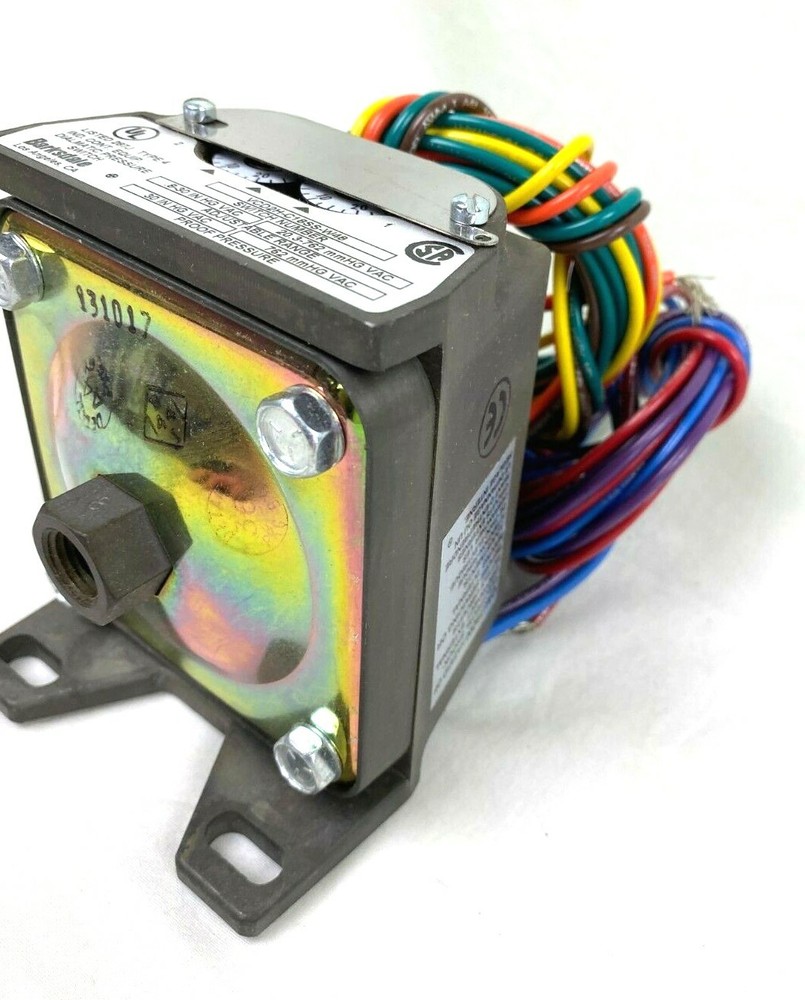 Barksdale Adjustable Pressure Switch | VCD2H-C18SS-W48 | New Open Box