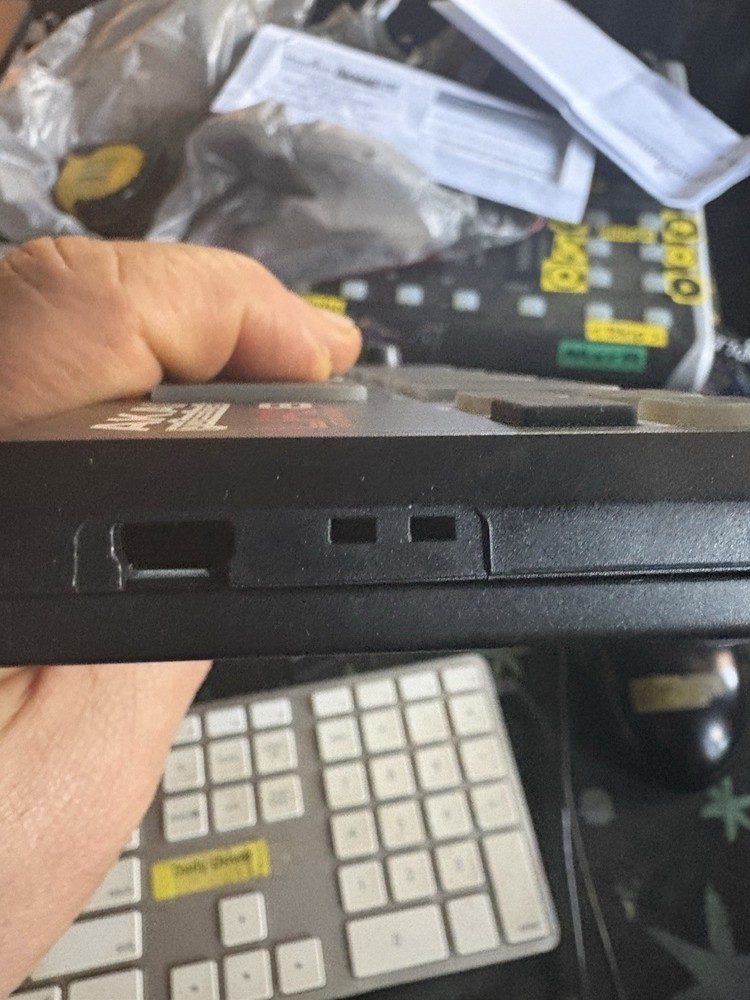 AKAI Professional LPD8 Portable USB-powered MIDI Controller *Read