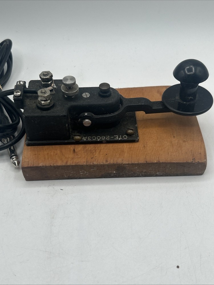 Vintage Telegraph / Morse Code Key - Wood Base - Marked CTE 2600 3A -Tested