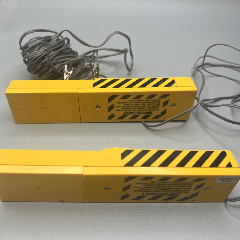 2 ESTES Electron Beam Model Rocket Launch Controllers Safety Key Slot USED