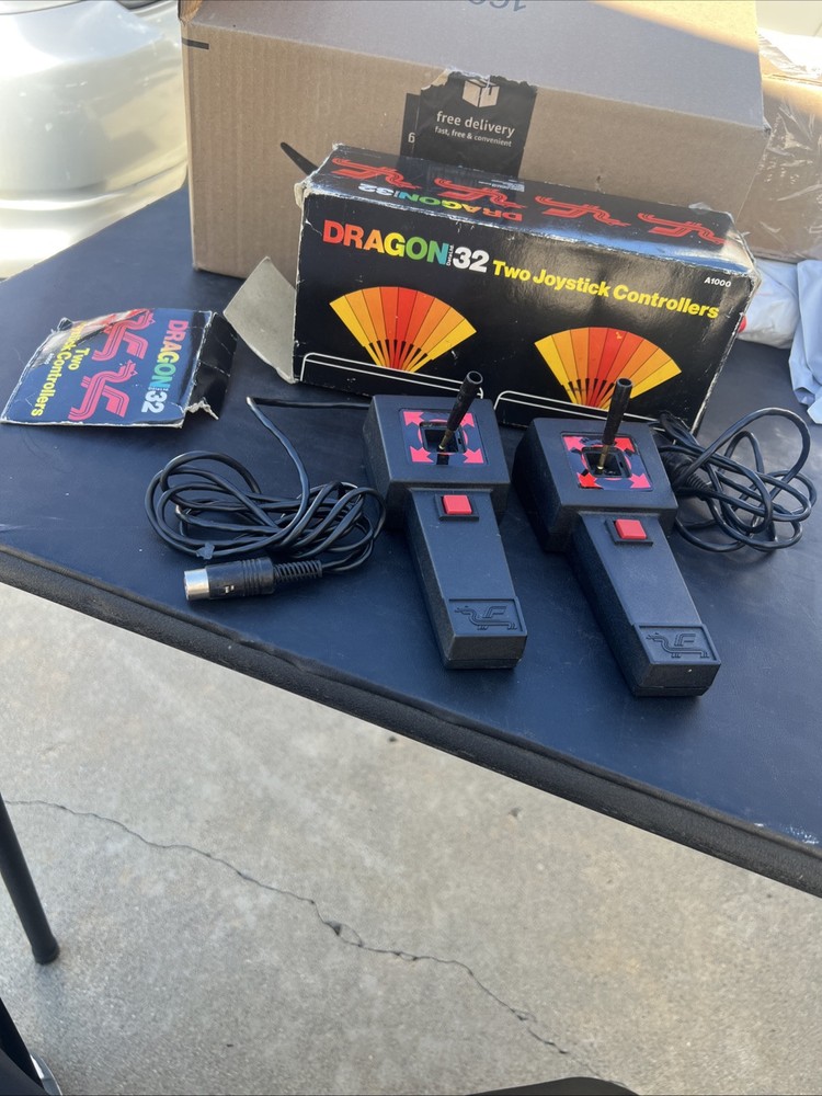 Dragon 32 Computer System Joystick (2)