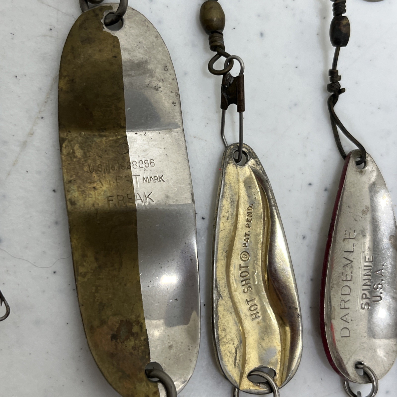 Lot of Vintage Fishing Tackle Spoons Spinners Swivels Hooks Lures Lot of 15