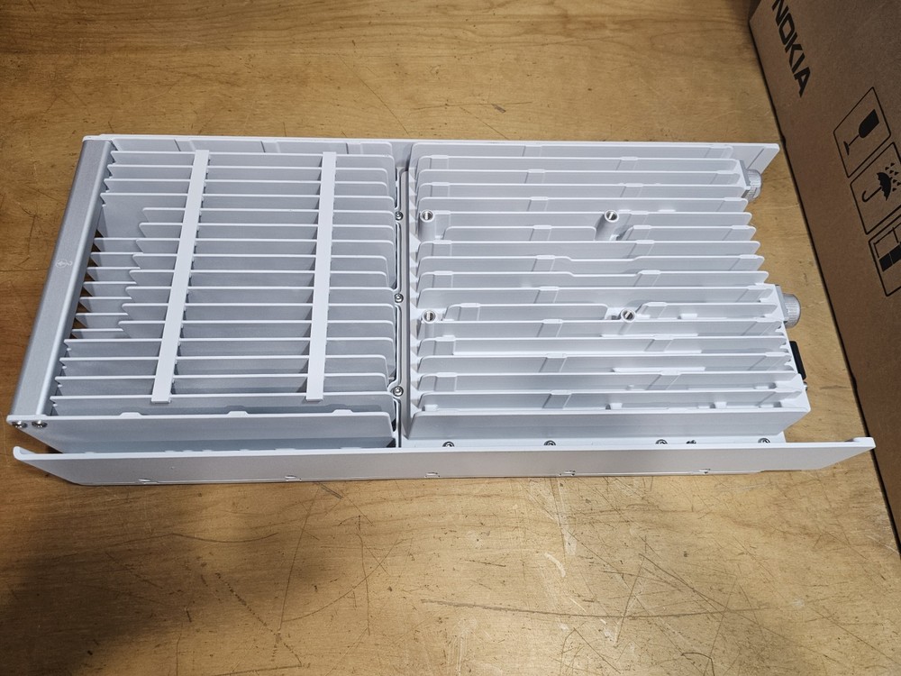 NEW NOKIA SOLUTIONS NETWORKS AIRSCALE AEUB RADIO UNIT FIXED TRANSMITTER