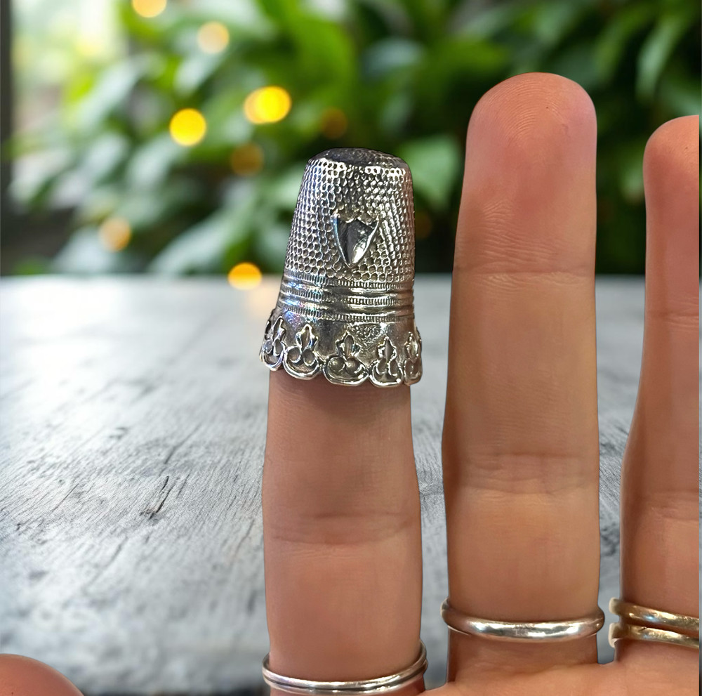 Vintage silver thimble 80%