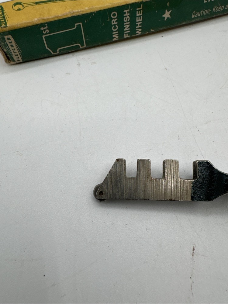 Fletcher Vintage Glass Cutter
