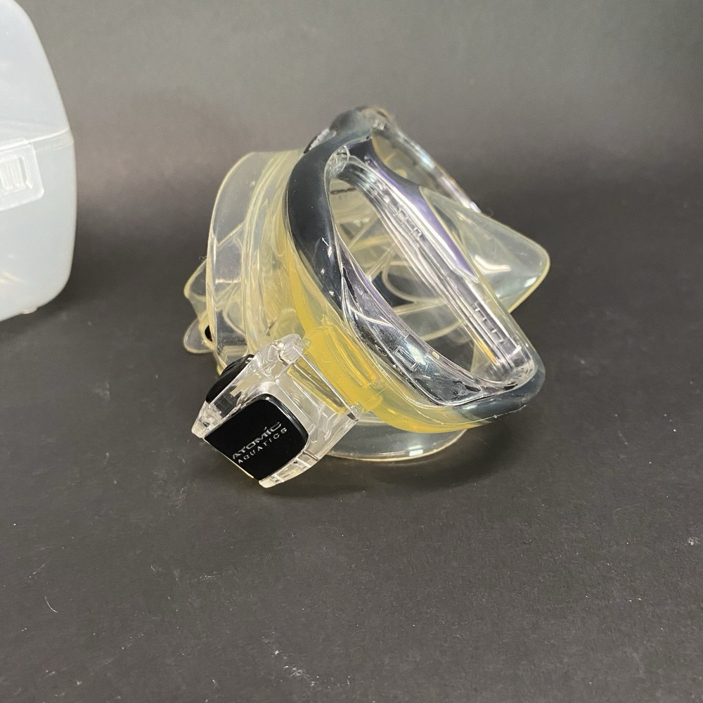 Atomic Aquatics SubFrame Scuba Diving Mask with Case Medium Clear E2