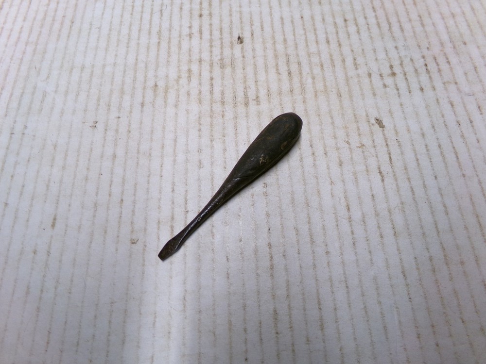 Vintage 3 7/8" Perfect Handle Screwdriver