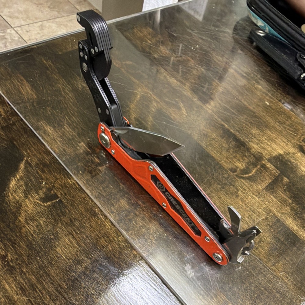 Crescent CFWMT Electrical Cable Cutter & Stripper 3/8"-5/8" Red