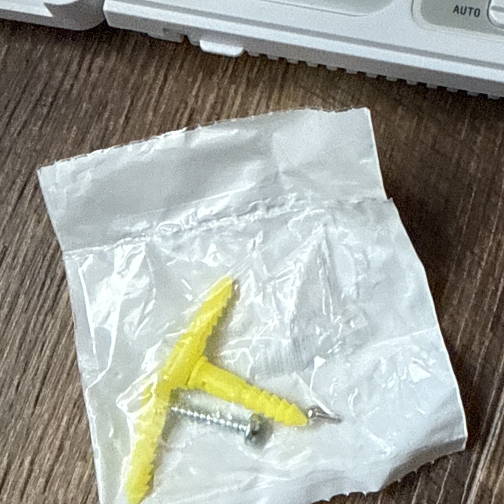 Goodman Non-Programmable Digital Thermostat TSTATG1100