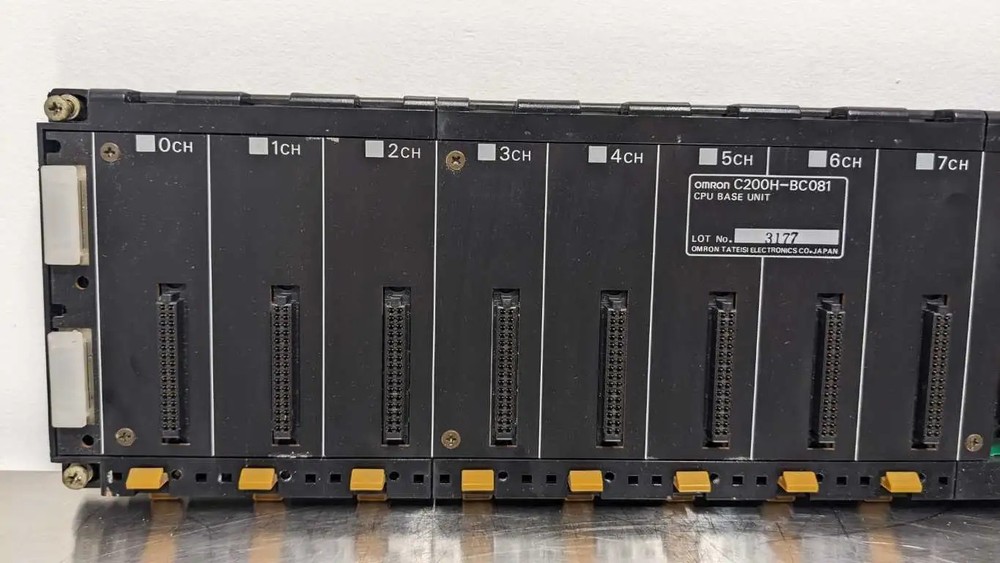 Omron C200H-BC081 CPU Base Unit