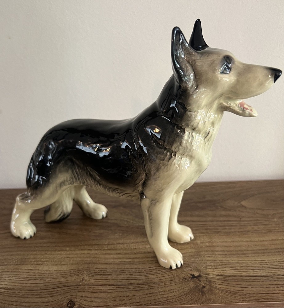 Vintage Coopercraft Alsatian.