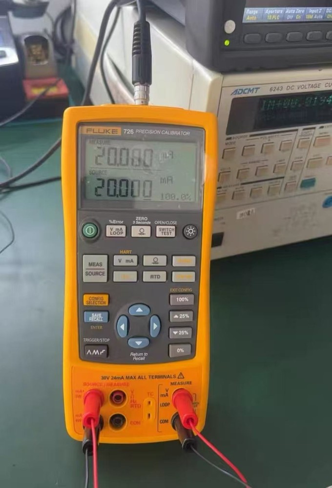 Fluke 726 Precision Multifunction Process Calibrator