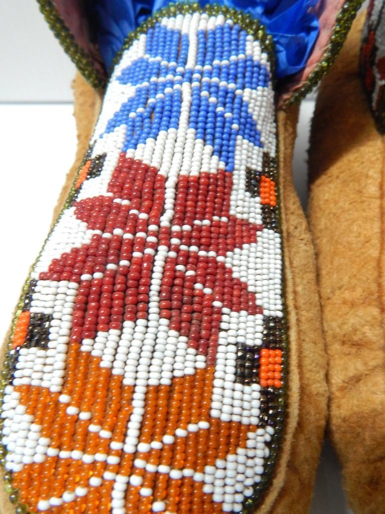VINTAGE 1930s CREE INDIAN BEADED MOCCASINS ON MOOSE HIDE - MINT - NVR WORN