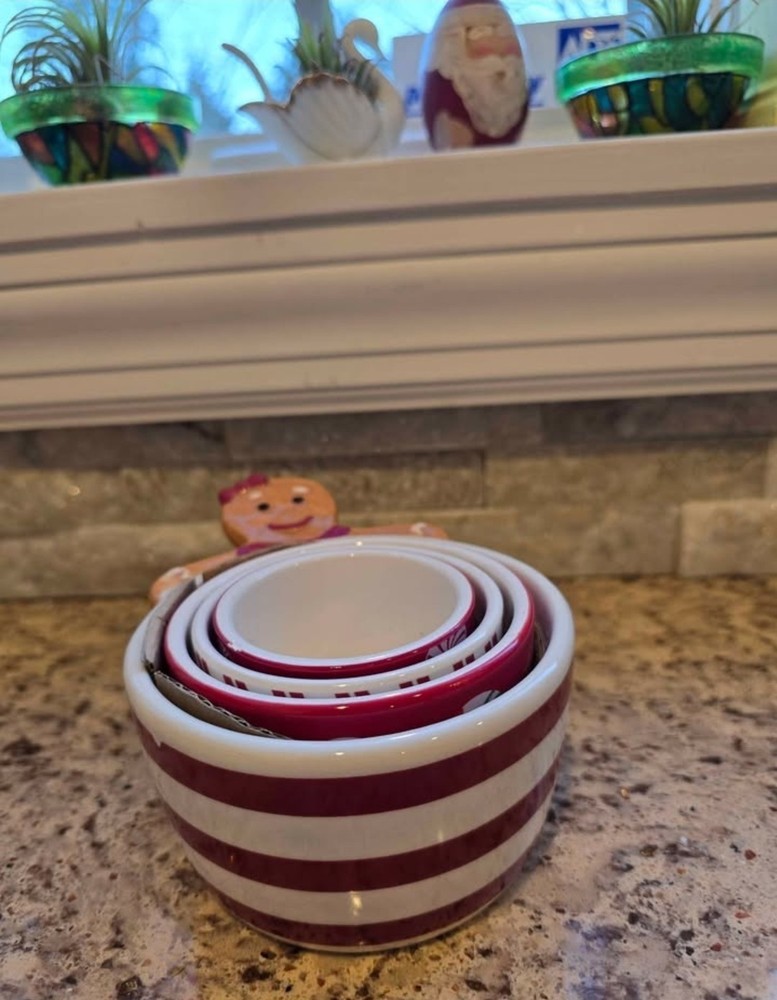 Ceramic Measuring Cup Set Red White Candy Cane Peppermint Striped 4 Nesting Cups