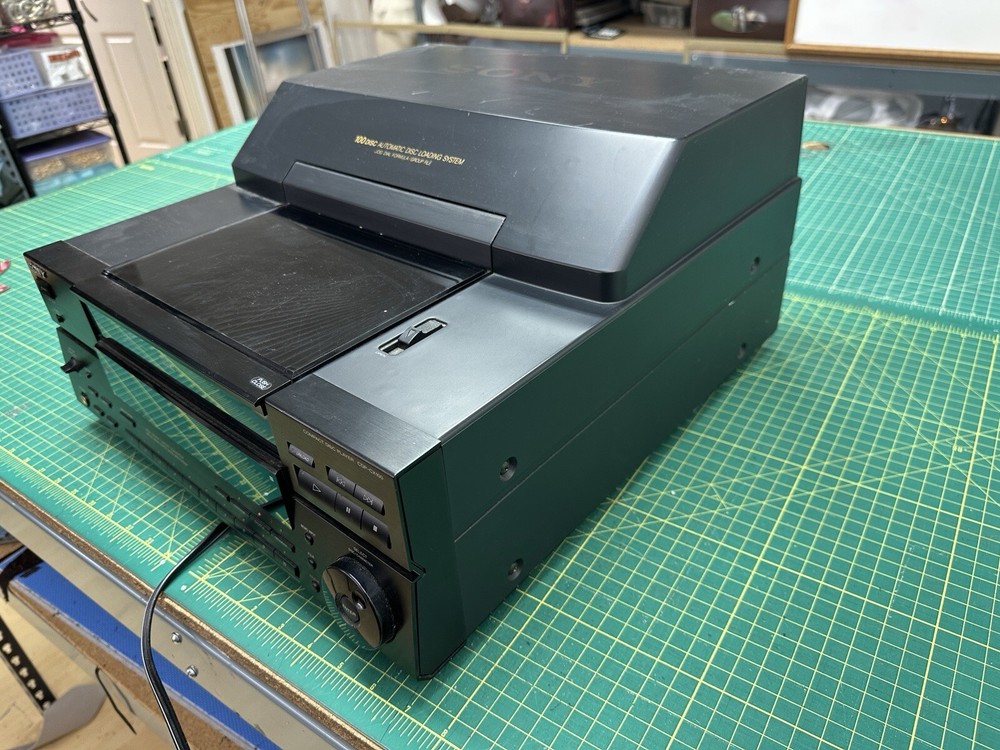 SONY JUKEBOX 100 CD Player CDP-CX100Cd