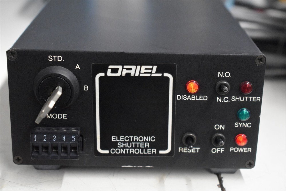 Oriel Electronic Shutter Controller Model: 76995