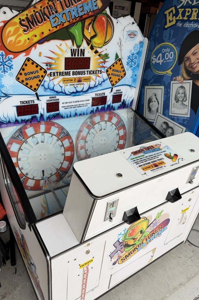 Smokin Token Bay Tek  Arcade Ticket Redemption Machine