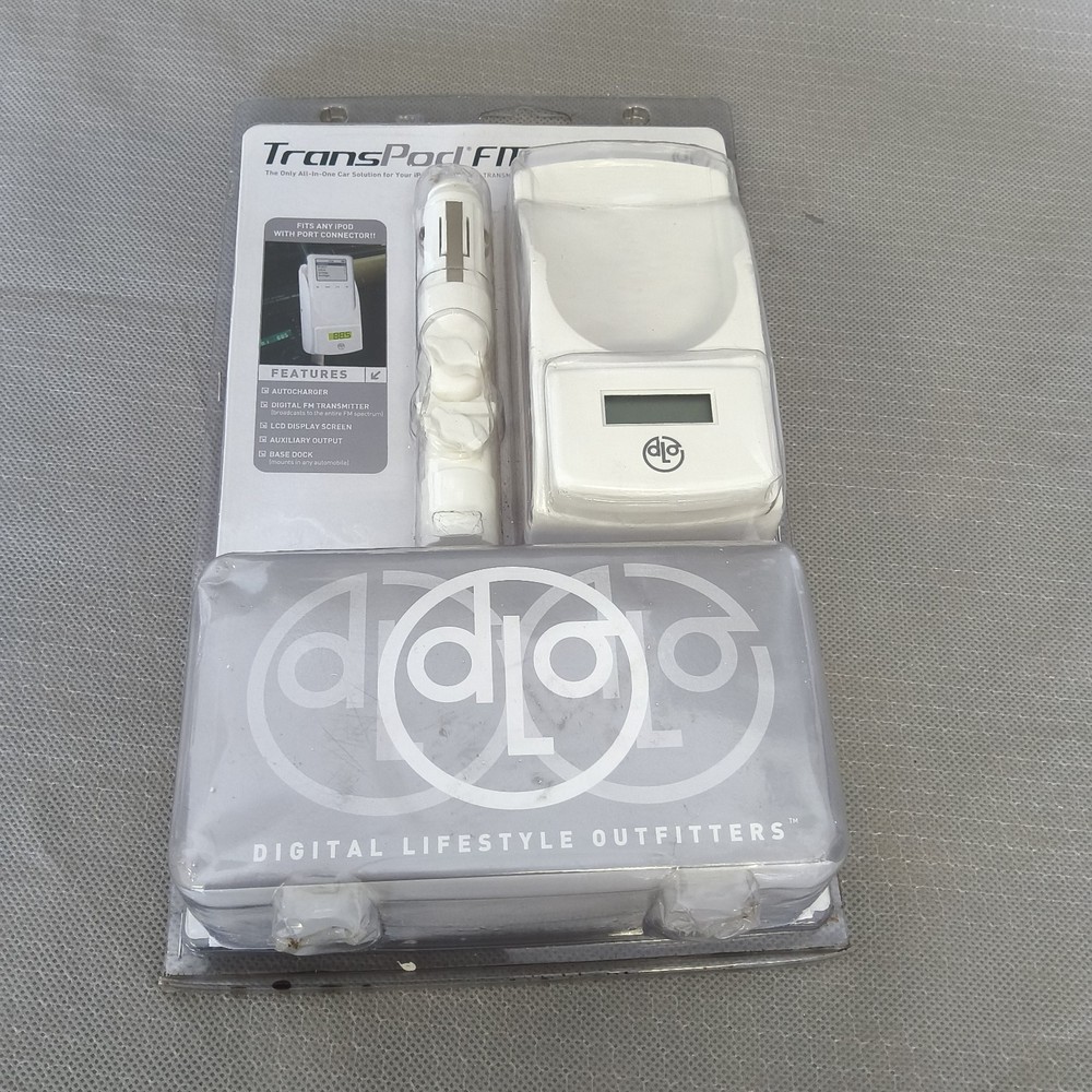 DLO TransPod FM iPod Transmitter & Docking Station