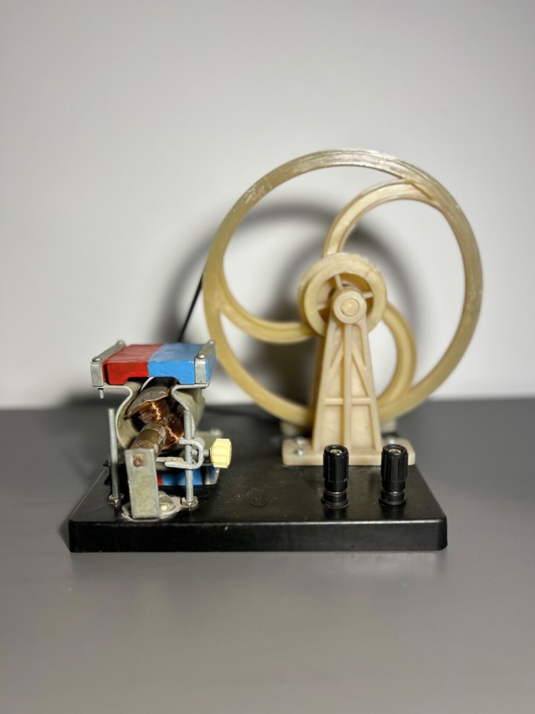 Vintage Soviet Union DC Motor Model – Educational Physics Demonstrator – Collect