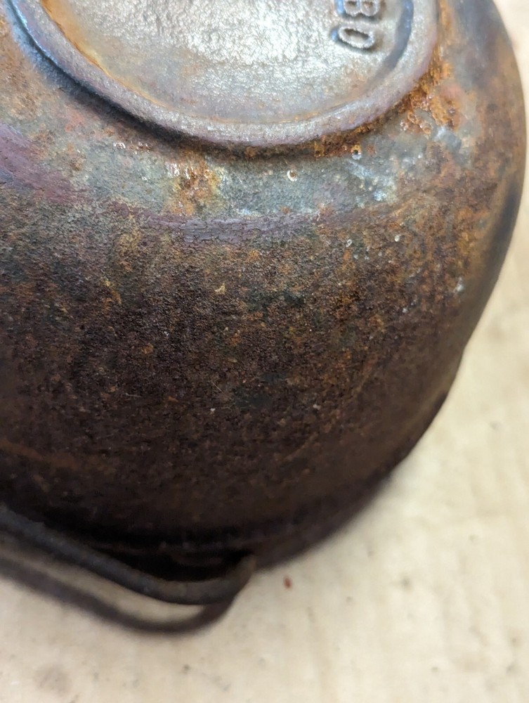 Cast Iron No.6 Blacksmith Melting Pot - Used