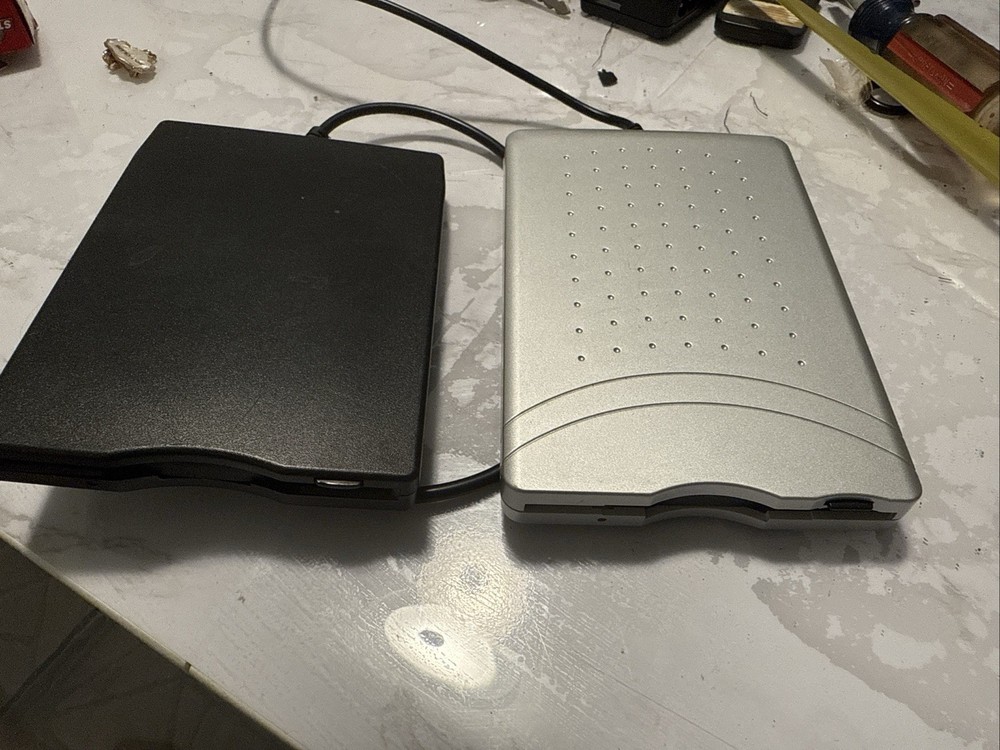 USB Floppy Disk Drive  2 different not tested