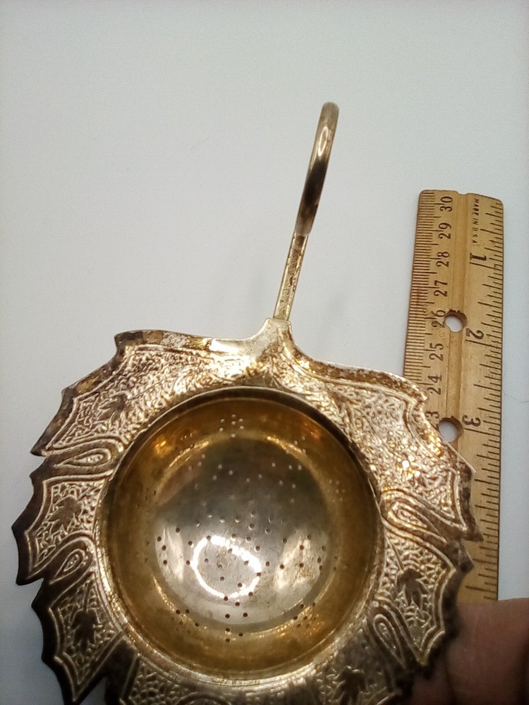 Silverplated, Maple Leaf Design, Engraved, Thumb Hold Handle, Tea Bag Strainer