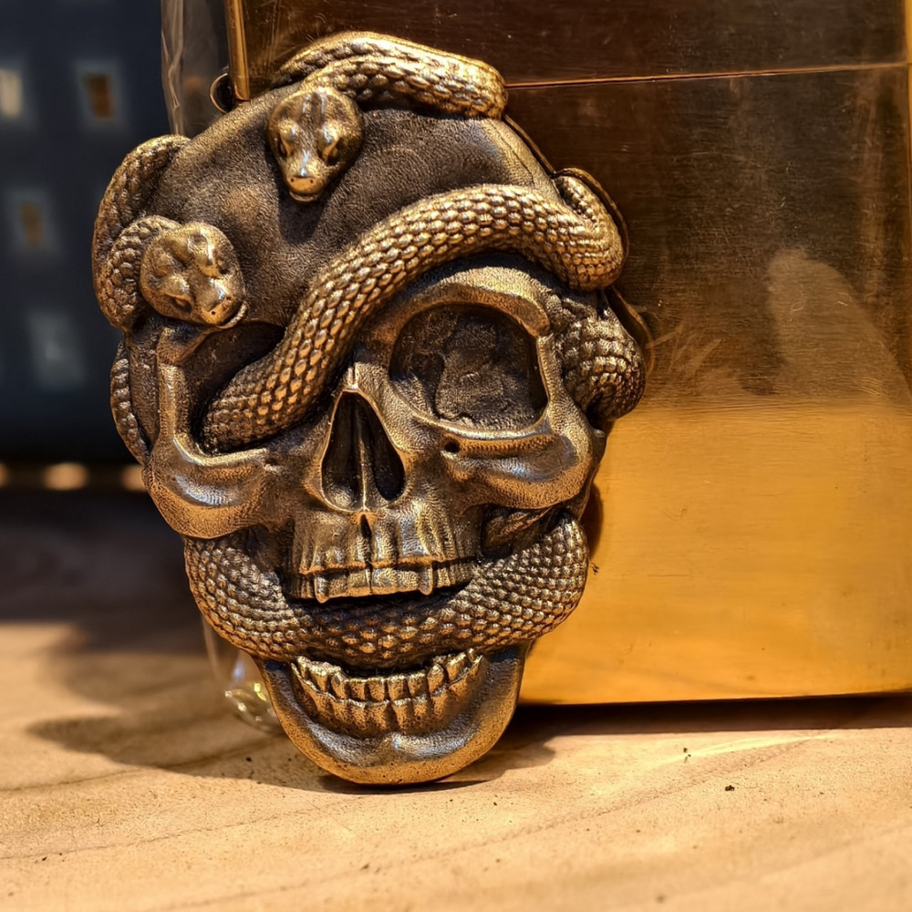 High-Precision Snake Skull Decal Kerosene Lighter (Does Not Include Lighter)