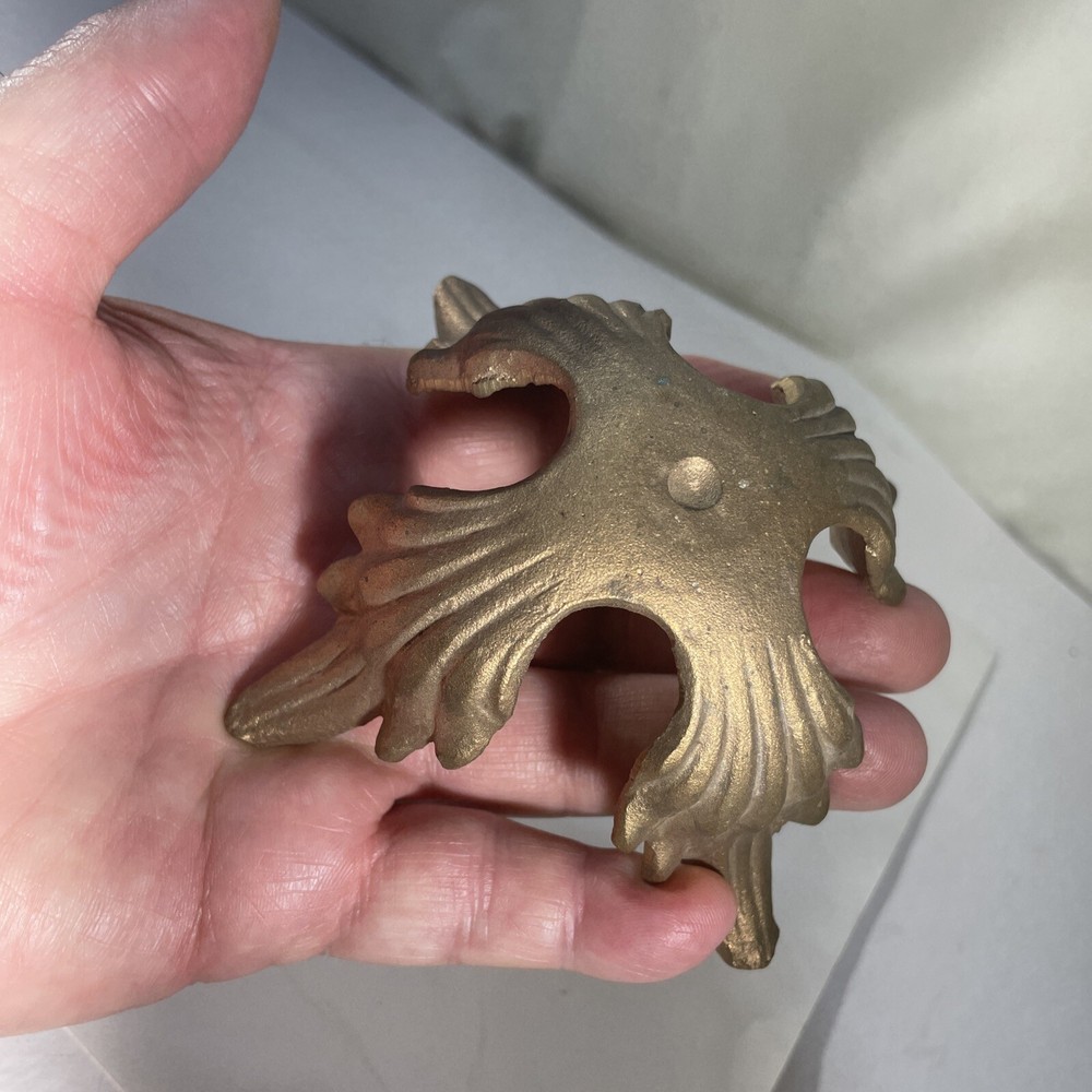 Heavy cast bronze leaf cluster lamp light part O