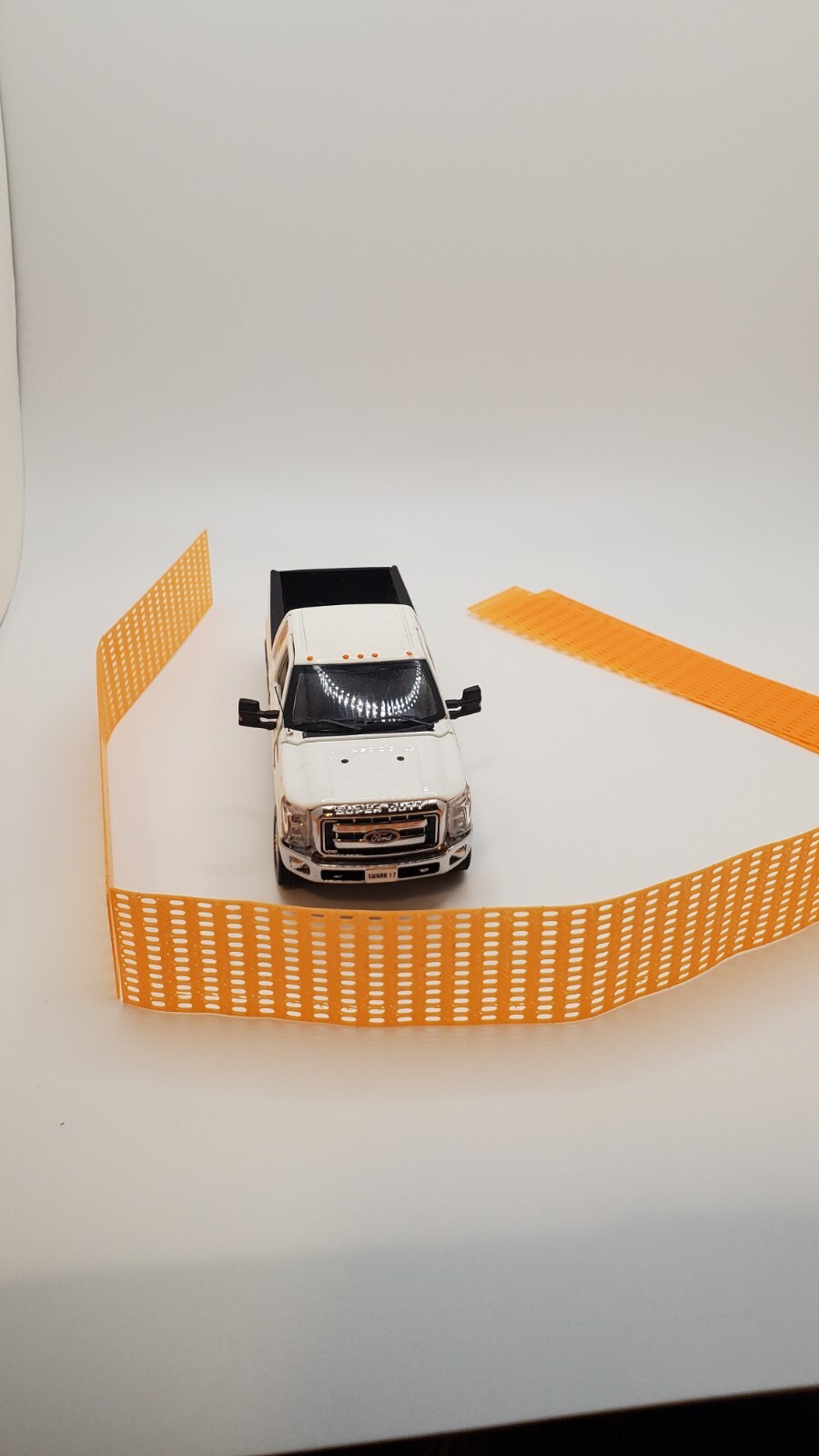 1/50 Scale Construction Fence 150 Feet *5 30' Sections* in Orange