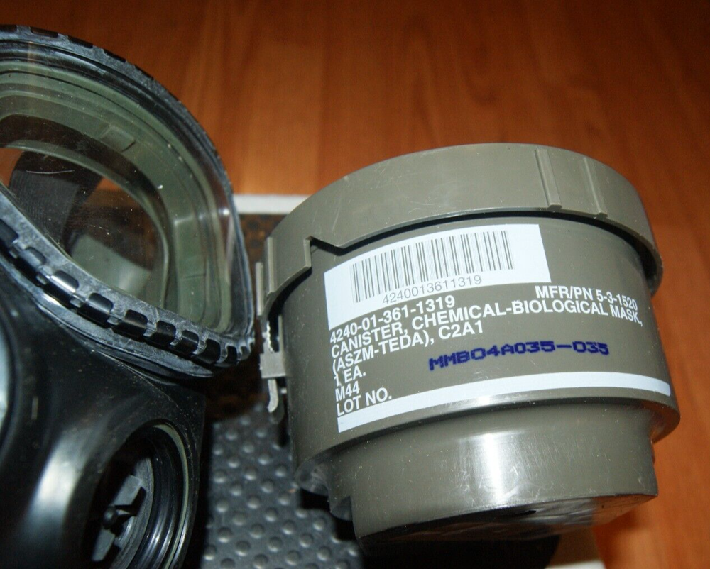 M40 SERIES GAS MASK MEDIUM -LARGE SIZE