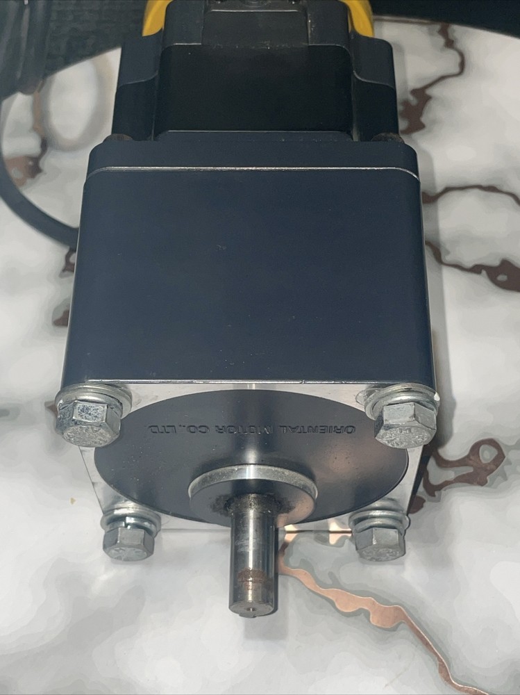 Motor PK596BW-T7.2 five-phase stepper motor.